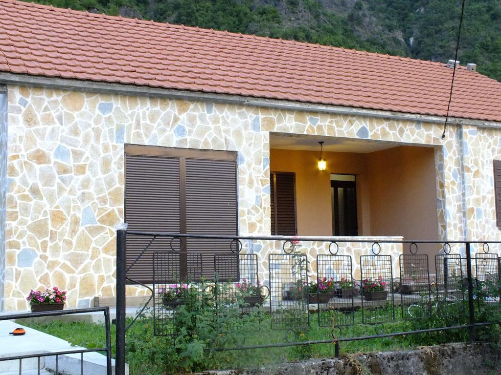Holiday Home Ivana Virpazar Rom bilde