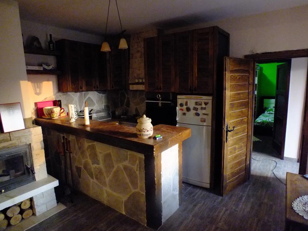Holiday Home Ivana Virpazar Rom bilde